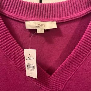Loft v neck Fuschia purple split hem tunic sweater.